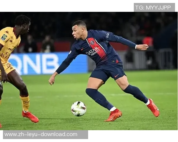 巴黎圣日耳曼与梅斯的激烈对决展现足球魅力与团队精神 巴黎圣日耳曼与梅斯的激烈对决展现足球魅力与团队精神